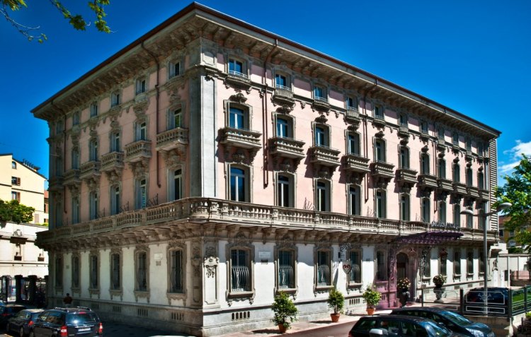 bf414a_c18f09dc77ec4de096c8056c1643b57a