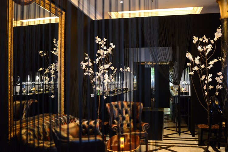 Fragrances Bar_(c) The Ritz-Carlton, Berlin, Photographer Natalia Kepesz (8)