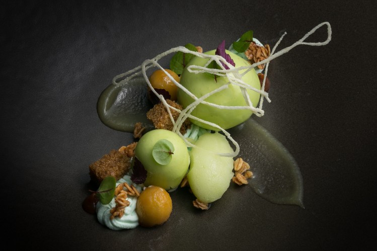 Green apple parfait, cardamom cake and crispy apple noodle - HKK