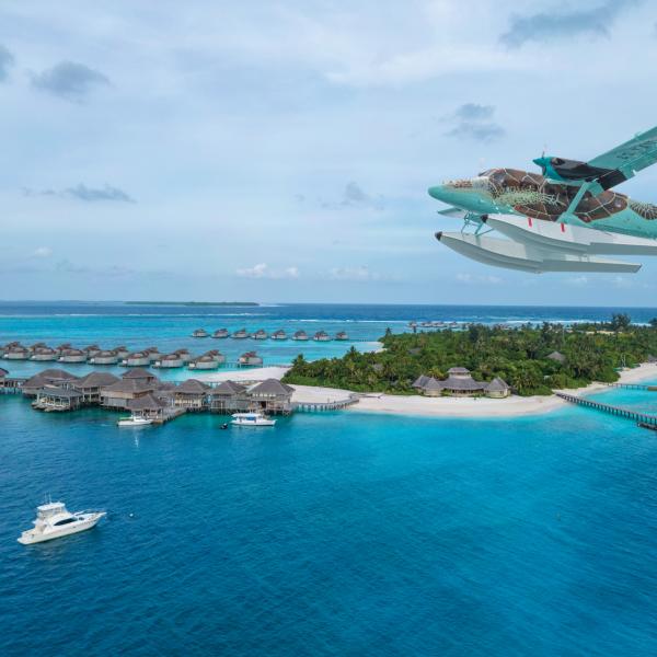https://images.scottdunn.com/t_extr_medium_img/maldives/accommodation/six-senses-laamu/87679210102025.jpg