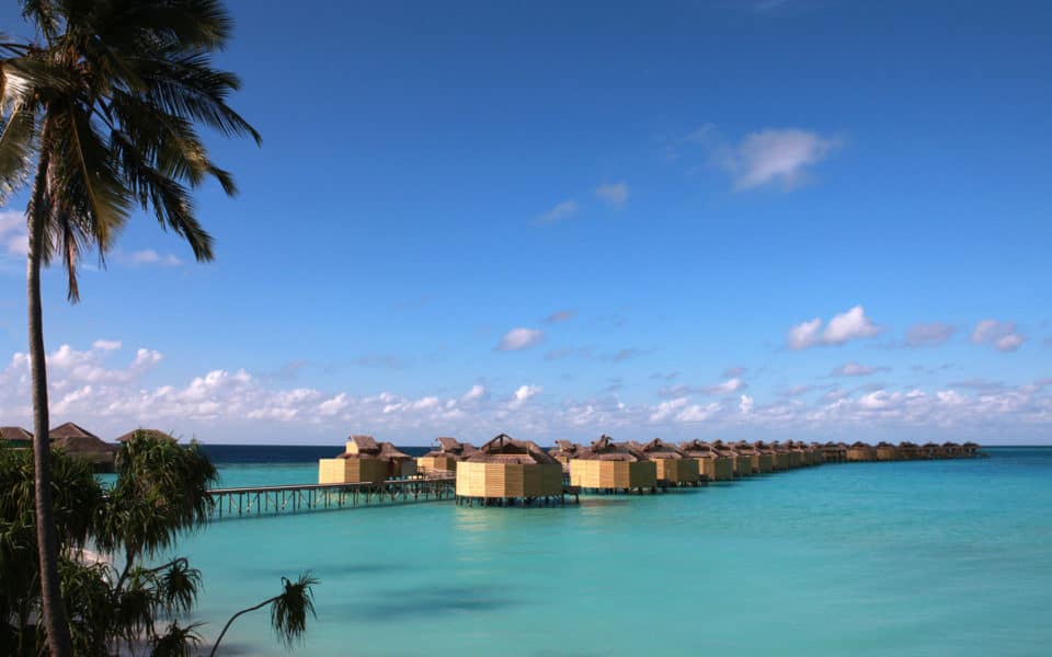 https://www.lwcholidays.com/app/uploads/2019/12/Six-Senses-Laamu-Jetty-View-960x600.jpg